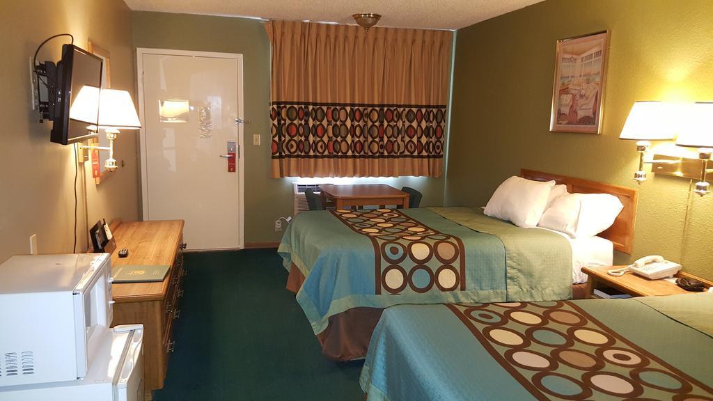 Budgetel Inn & Suites Butler Exterior foto