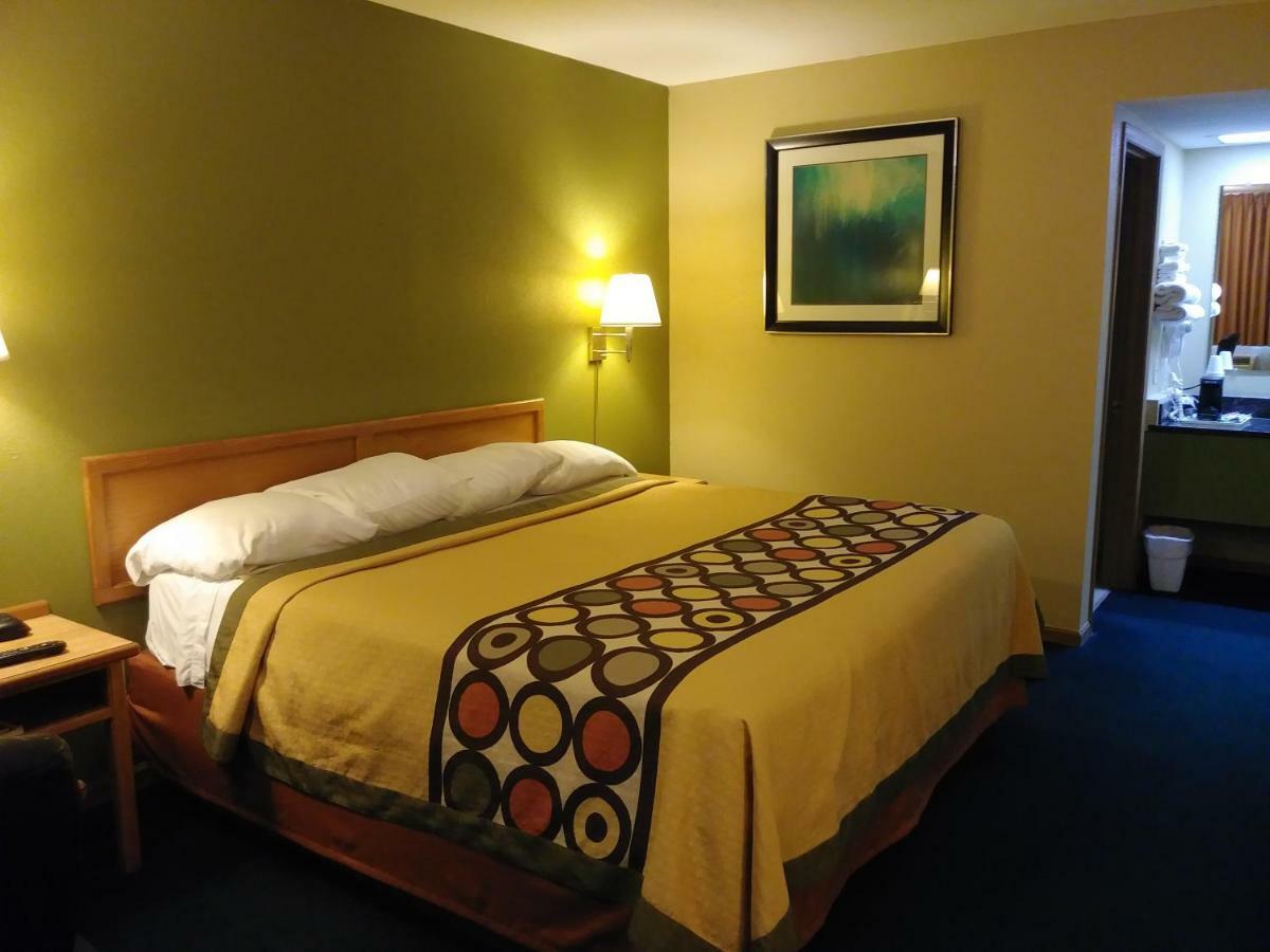 Budgetel Inn & Suites Butler Exterior foto